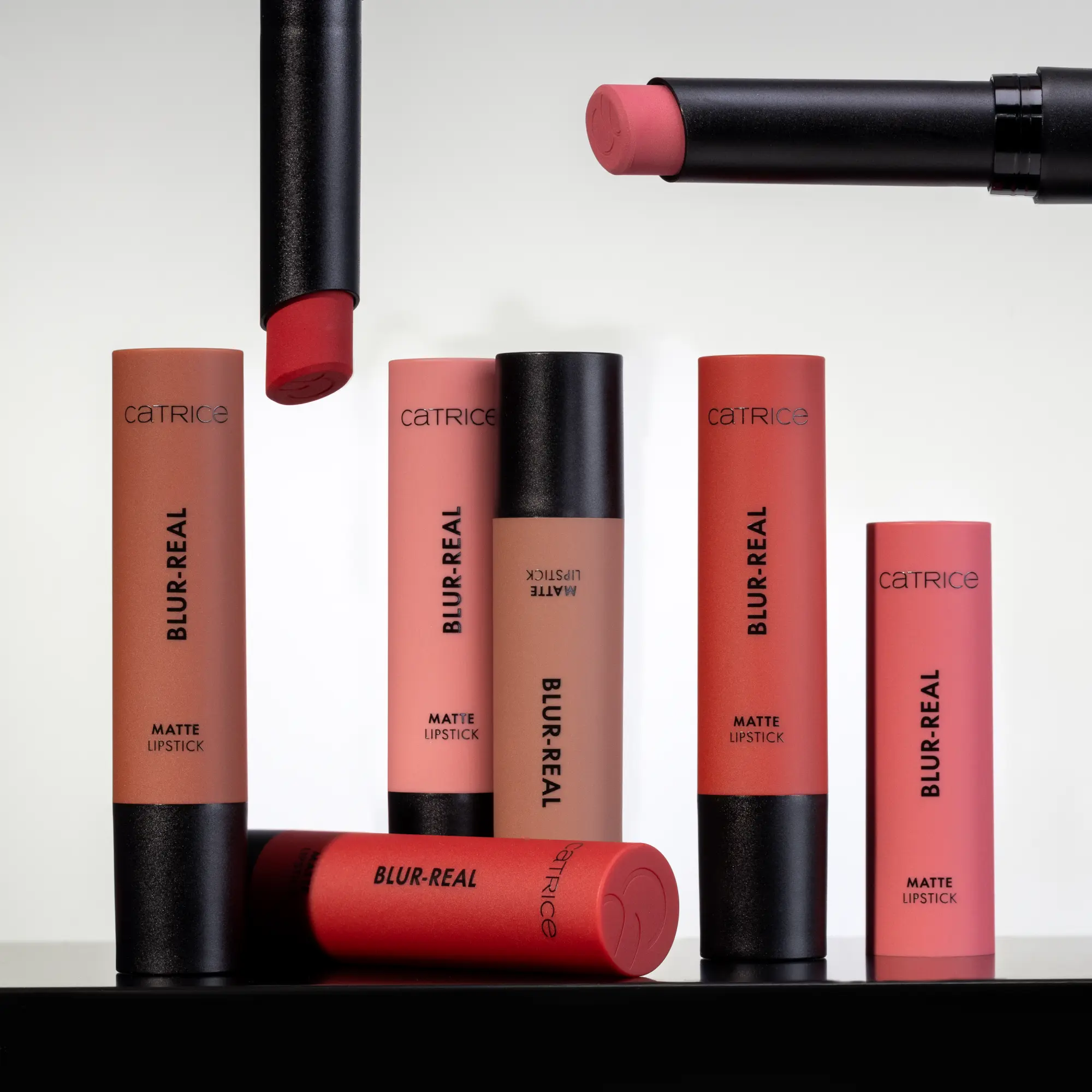 Blur-Real Matte Lipstick 020 Taupe Tension - Image 7