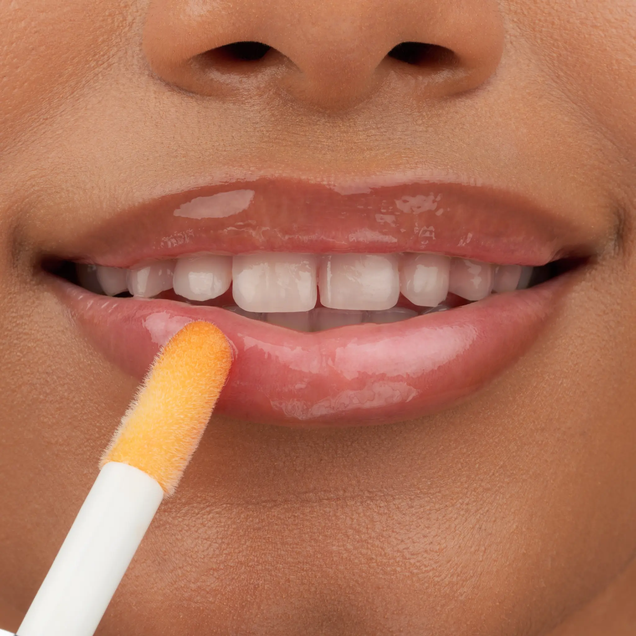 Hydra Kiss Lip Oil 02 Honey, Honey! - Image 2