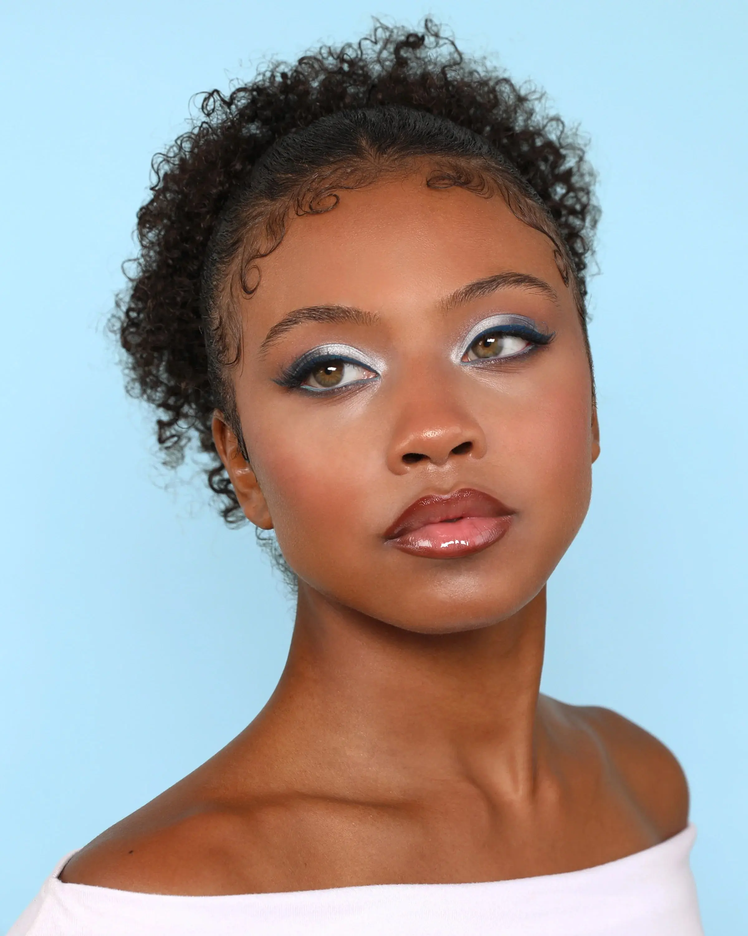 Lip Chic Shimmer Gloss 002 Signature - Image 3