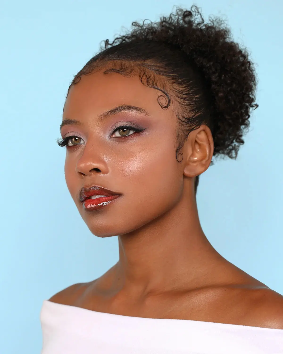 Lip Chic Shimmer Gloss 007 Sleek - Image 3
